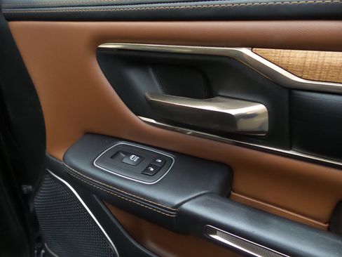 Used 2022 RAM 1500 Limited w/ Body Color Bumper Group image 38