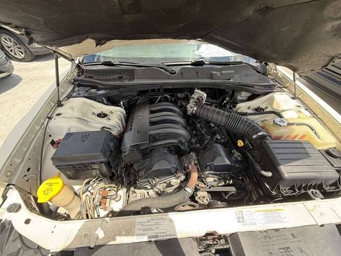 Used 2008 Chrysler 300 LX RWD image 10