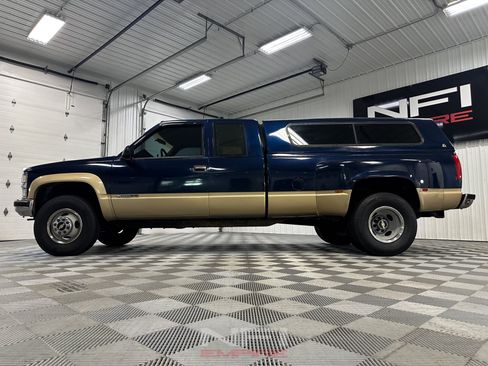 Used 1993 Chevrolet Silverado 3500 4x4 Extended Cab image 11