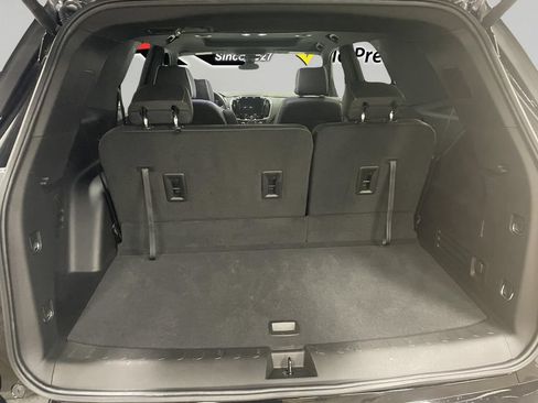 Used 2023 Chevrolet Traverse Premier AWD/4WD image 11