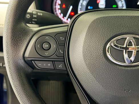 Used 2025 Toyota RAV4 XLE w/ Convenience Package image 18