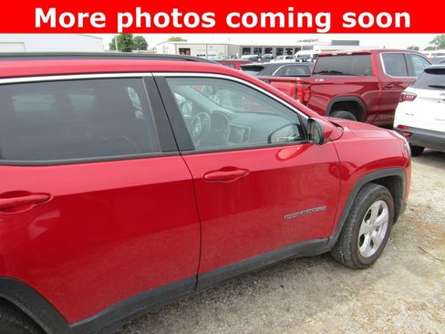 Used 2018 Jeep Compass Latitude w/ Popular Equipment Group AWD/4WD image 6