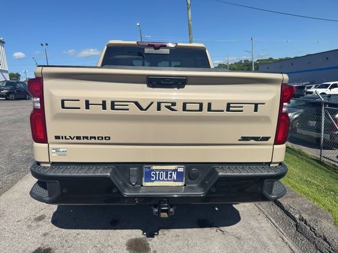 Used 2023 Chevrolet Silverado 1500 ZR2 w/ Technology Package AWD/4WD image 4