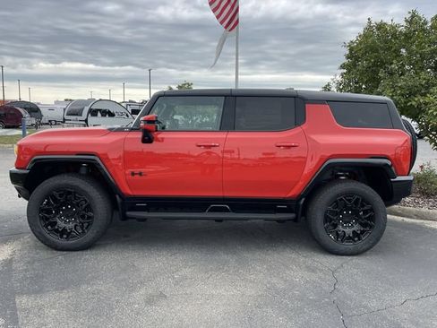 New 2025 GMC Hummer EV 2X w/ LPO, Cargo Utility Package AWD/4WD image 4