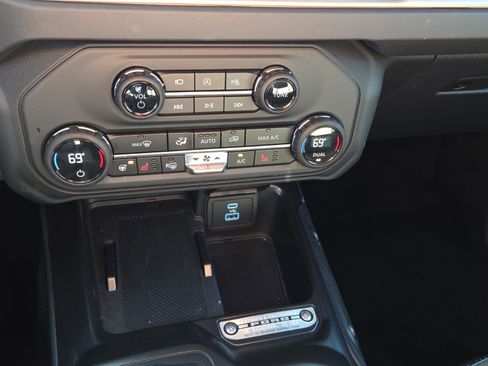 Used 2025 Ford Bronco Outer Banks image 22