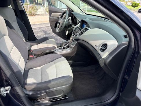 Used 2016 Chevrolet Cruze LS FWD image 25