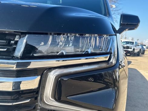 Used 2024 Chevrolet Suburban LT image 7