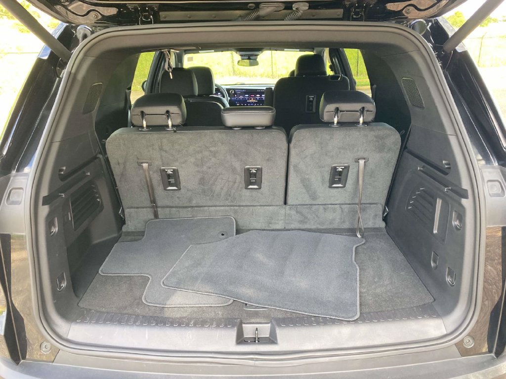 Used 2026 Chevrolet Traverse LT FWD image 13