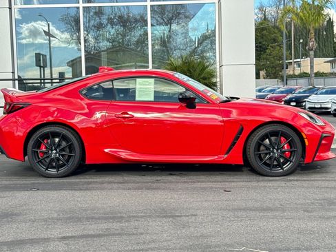 New 2025 Toyota GR86 Premium image 4