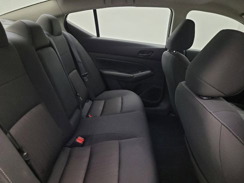 Used 2025 Nissan Altima 2.5 SV FWD image 19