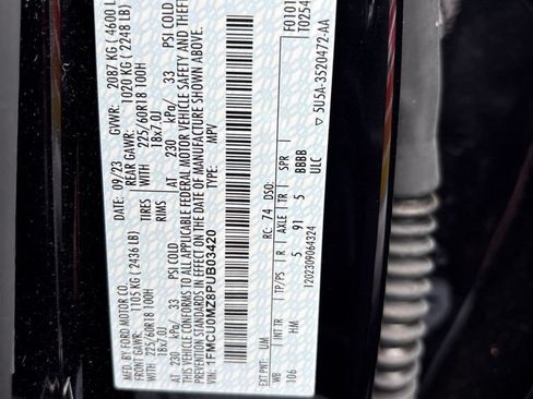 Used 2023 Ford Escape ST-Line w/ Equipment Group 301A FWD image 8