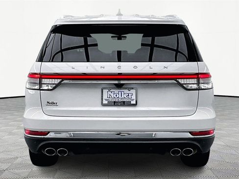 Used 2023 Lincoln Aviator Reserve w/ Equipment Group 201A image 4