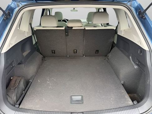 Used 2019 Volkswagen Tiguan SE w/ Panoramic Sunroof Package image 11