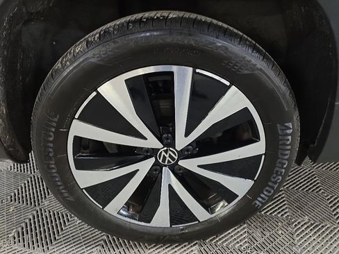 Used 2022 Volkswagen Taos SE AWD/4WD image 13