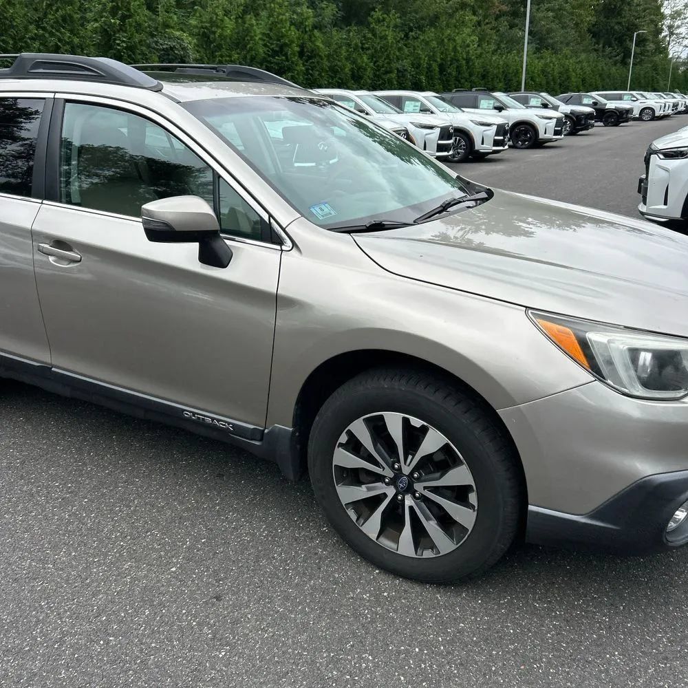 Used 2017 Subaru Outback 2.5i Limited AWD/4WD image 13