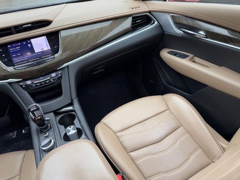 Used 2020 Cadillac XT6 Premium Luxury w/ Platinum Package image 16