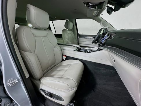 Used 2022 Jeep Wagoneer Series III image 29