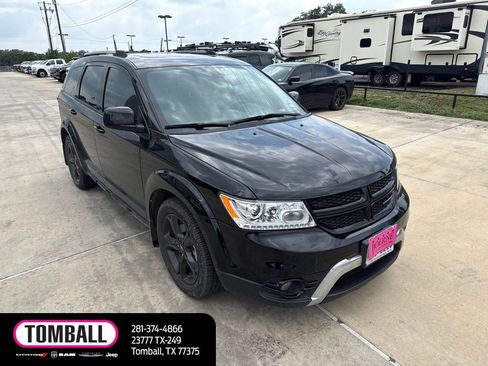 Used 2019 Dodge Journey Crossroad w/ Nav & Sun Group FWD image 8