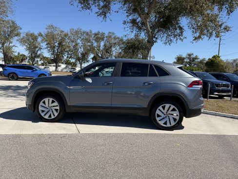 Used 2023 Volkswagen Atlas Cross Sport SE w/ Panoramic Sunroof Package image 7
