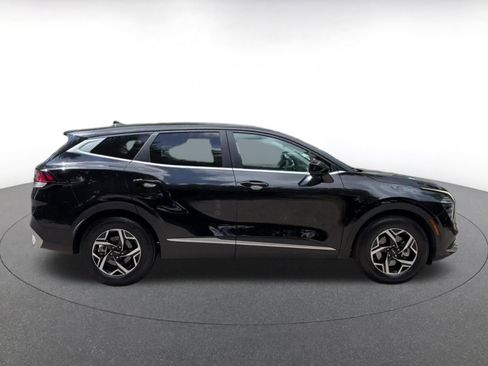 Used 2025 Kia Sportage LX FWD image 16
