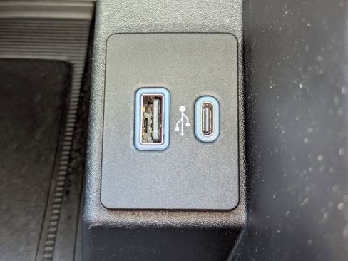 Certified 2024 Ford Edge Titanium AWD/4WD image 21