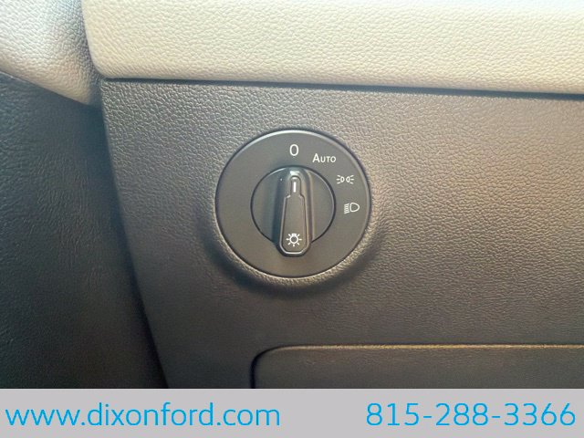 Used 2023 Volkswagen Taos SE FWD image 17