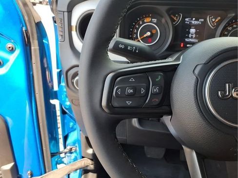 Used 2025 Jeep Wrangler Unlimited Sport AWD/4WD image 24