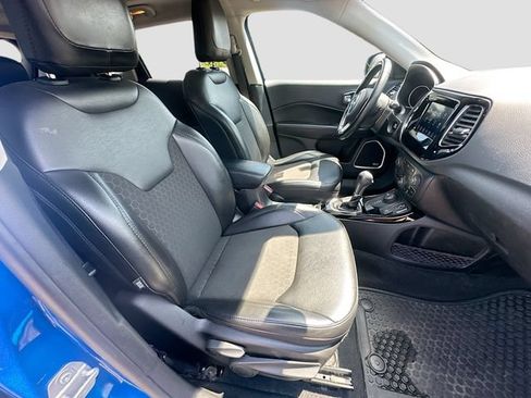 Used 2021 Jeep Compass Latitude w/ Sun and Sound Group AWD/4WD image 31