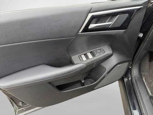 Used 2025 Mitsubishi Outlander SE FWD image 14