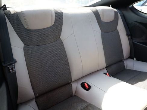 Used 2015 Hyundai Genesis 3.8 image 14