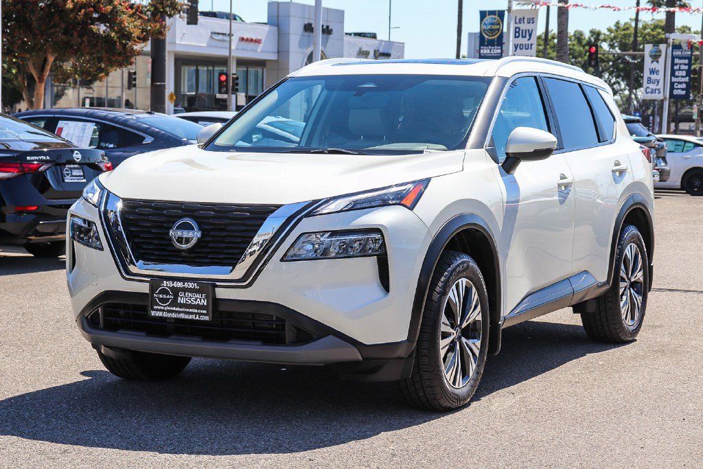 Certified 2023 Nissan Rogue SV w/ SV Premium Package AWD/4WD image 3