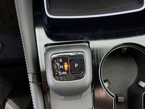 New 2026 Nissan Rogue Platinum image 17