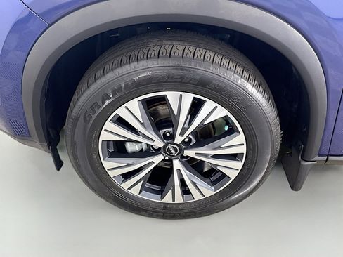 Used 2023 Nissan Rogue SV image 38