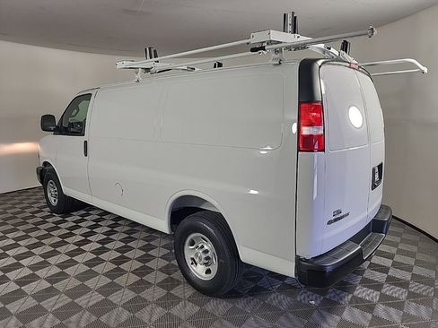 New 2025 Chevrolet Express 3500 w/ Driver Convenience Package image 7