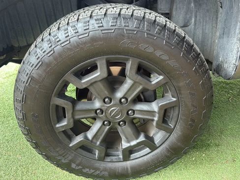 Used 2016 Nissan Titan SV RWD image 46