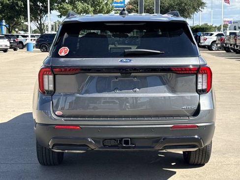 Used 2025 Ford Explorer ST-Line AWD/4WD image 6