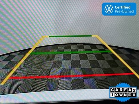Used 2022 Volkswagen Tiguan SE image 15