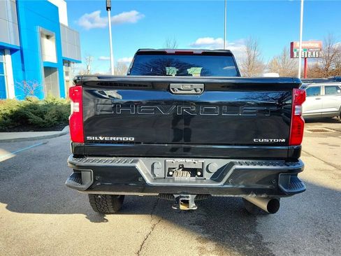 Used 2024 Chevrolet Silverado 2500 Custom w/ Custom Value Package image 7