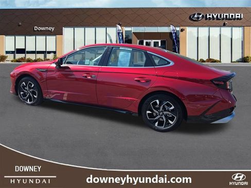 Used 2025 Hyundai Sonata SEL FWD image 3