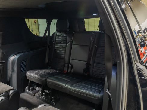 Used 2023 Cadillac Escalade ESV Sport Platinum w/ LPO, ONYX Package AWD/4WD image 66