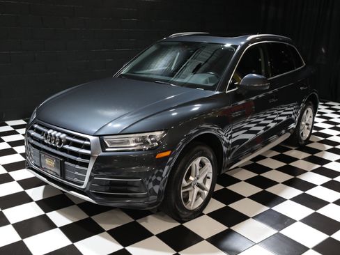 Used 2019 Audi Q5 2.0T Premium w/ Convenience Package AWD/4WD image 6
