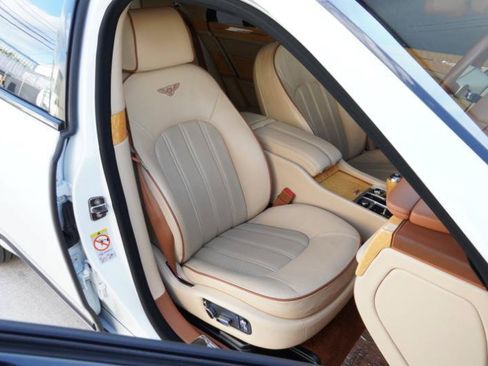 Used 2012 Bentley Mulsanne RWD image 57