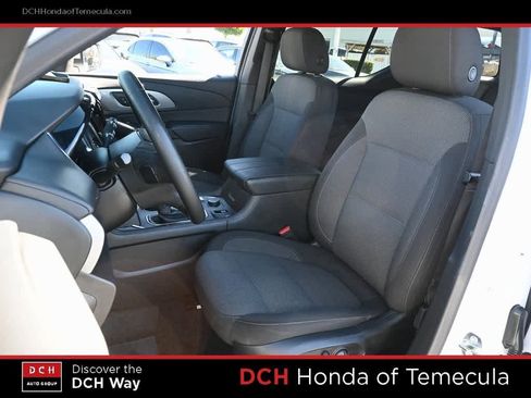 Used 2023 Chevrolet Traverse LT image 14