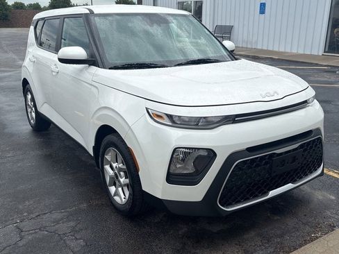 Used 2022 Kia Soul LX w/ Technology Package image 3