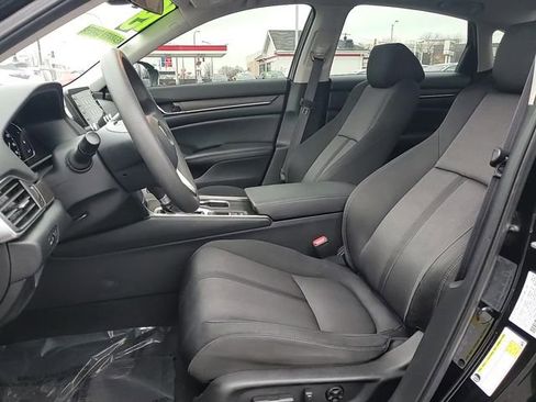 Used 2019 Honda Accord EX image 10