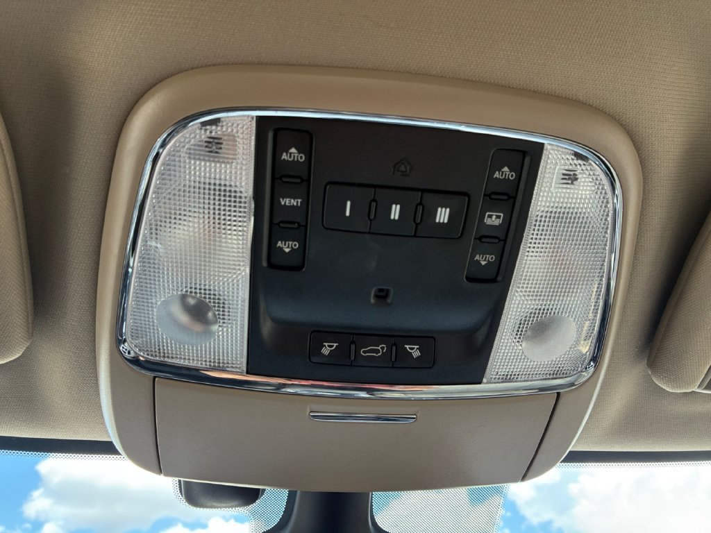 Used 2017 Jeep Grand Cherokee Overland w/ Jeep Active Safety Group RWD image 23