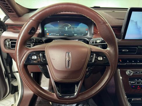 Certified 2023 Lincoln Aviator Black Label w/ Dynamic Handling Package AWD/4WD image 23