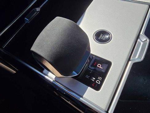 New 2025 Land Rover Range Rover SE AWD/4WD image 31