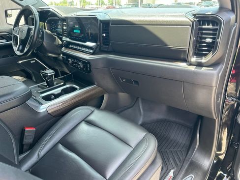 Used 2024 Chevrolet Silverado 1500 LT Trail Boss w/ Convenience Package II AWD/4WD image 35