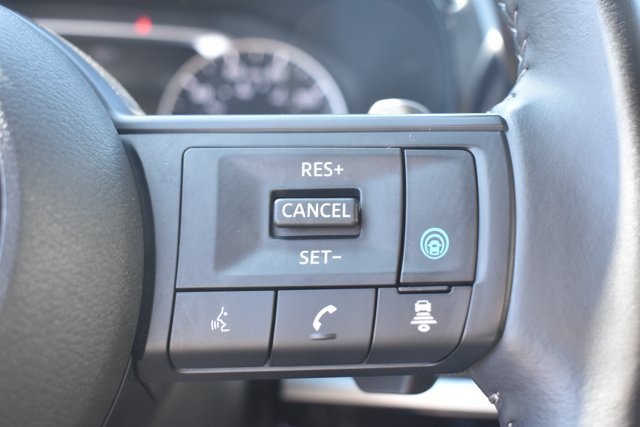 Used 2025 Nissan Pathfinder SV FWD image 21